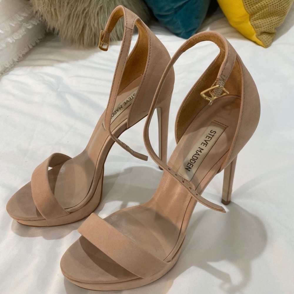 Steve Madden nude heels